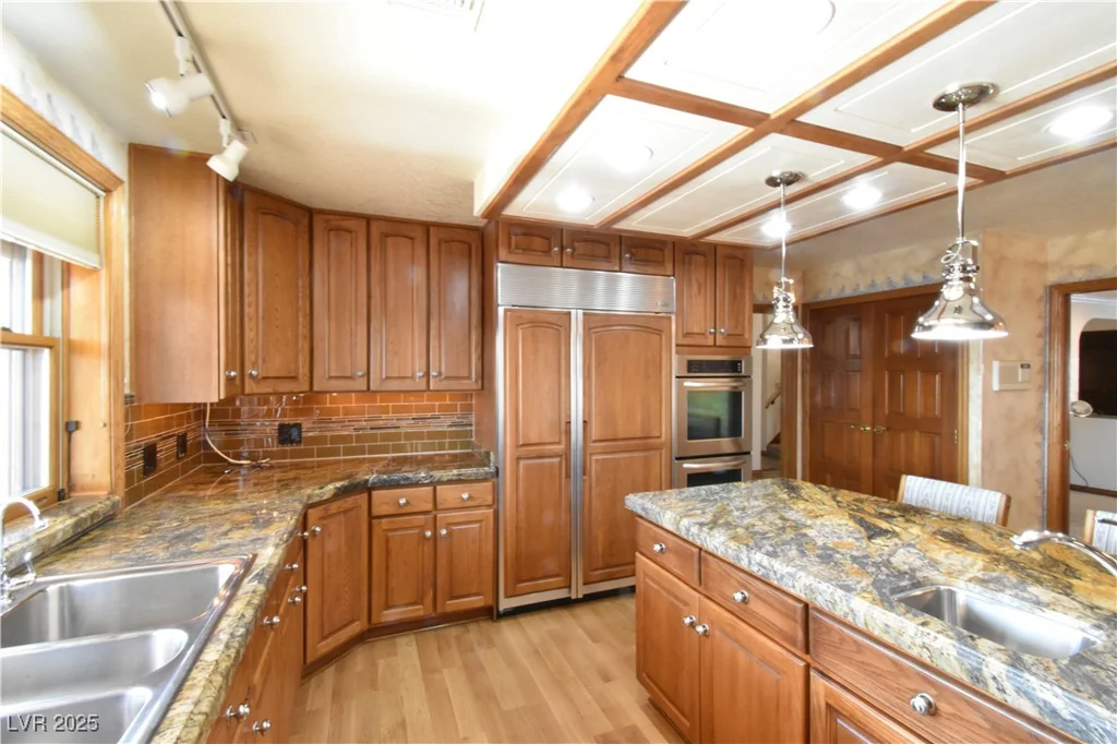 1655 Stonehill, Las Vegas, NV 89156
