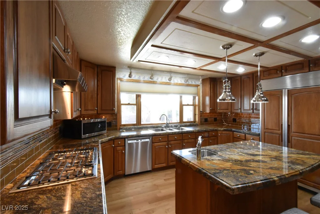 1655 Stonehill, Las Vegas, NV 89156