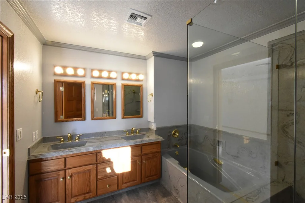 1655 Stonehill, Las Vegas, NV 89156
