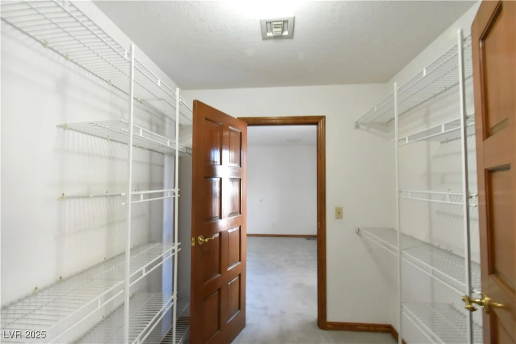 1655 Stonehill, Las Vegas, NV 89156