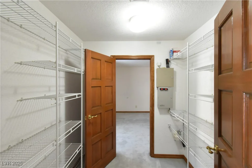 1655 Stonehill, Las Vegas, NV 89156