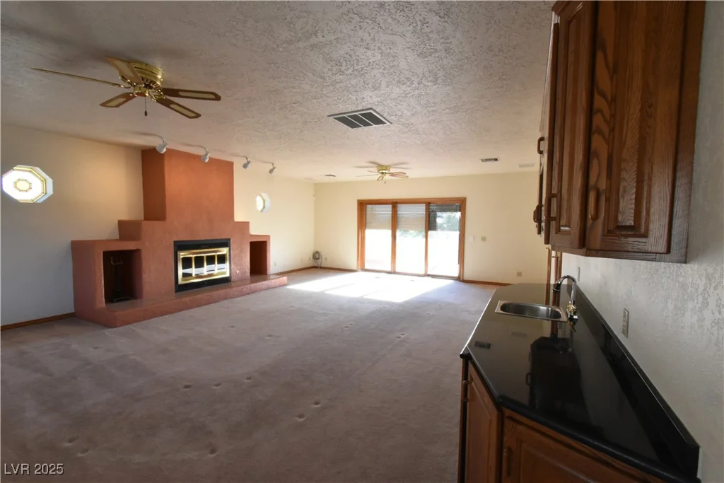 1655 Stonehill, Las Vegas, NV 89156