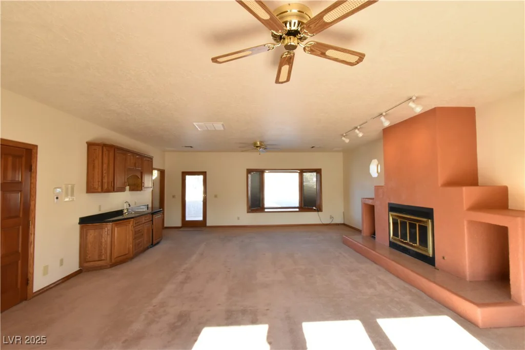 1655 Stonehill, Las Vegas, NV 89156