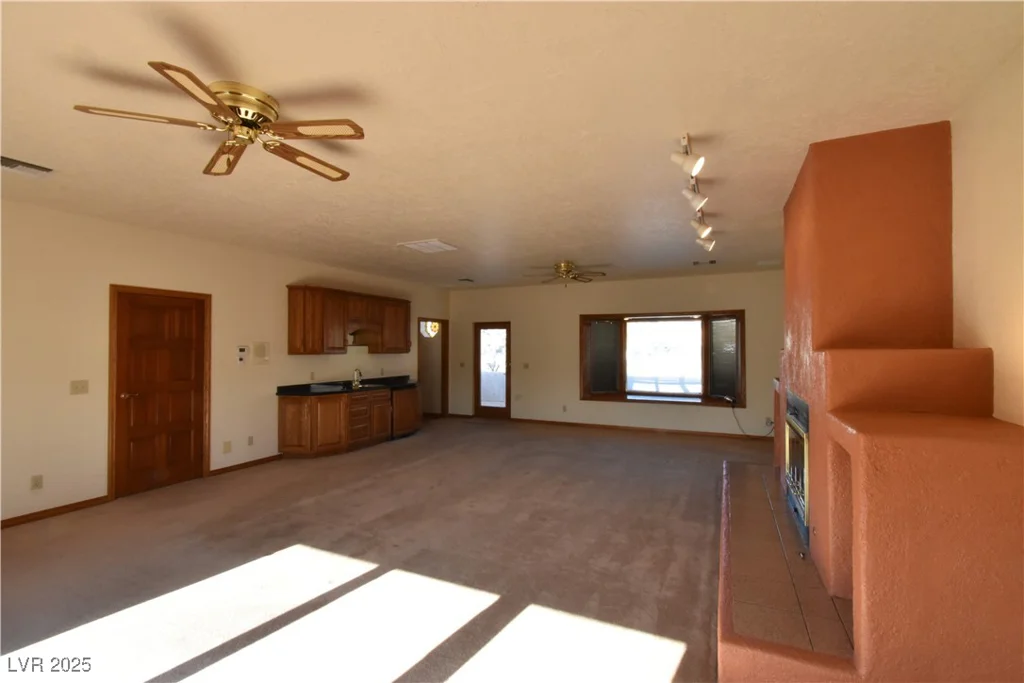 1655 Stonehill, Las Vegas, NV 89156