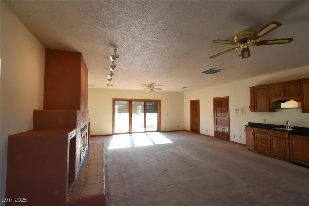 1655 Stonehill, Las Vegas, NV 89156