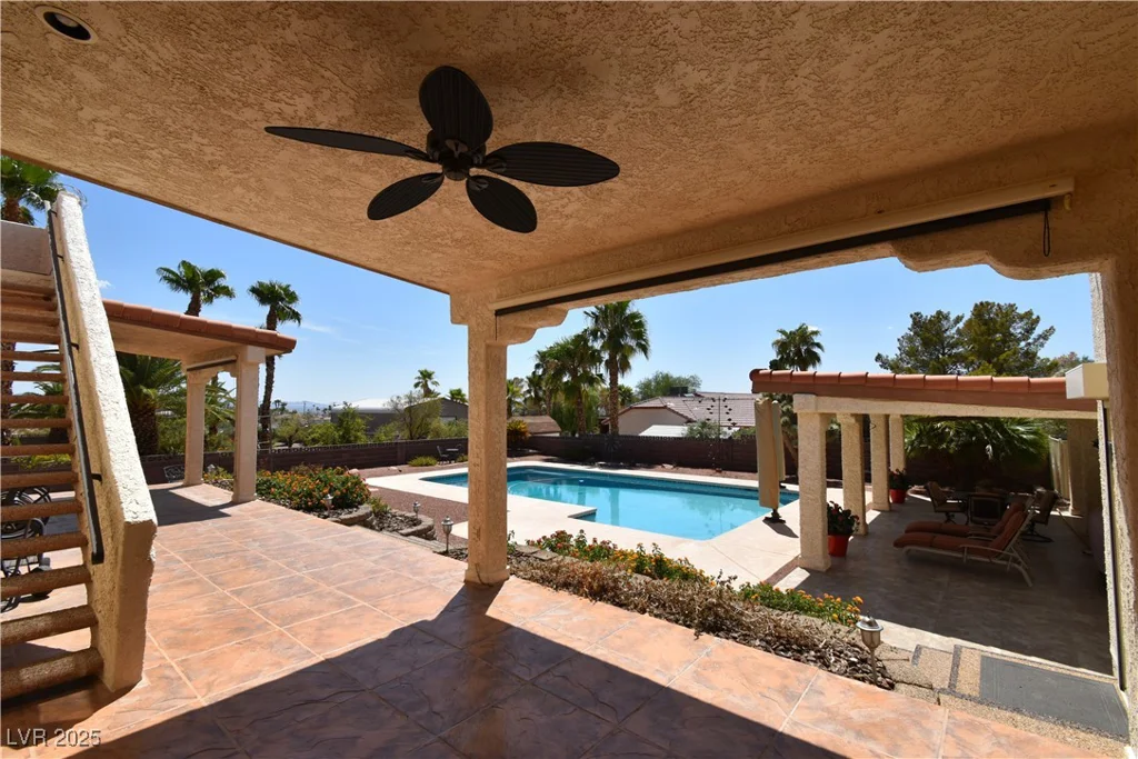 1655 Stonehill, Las Vegas, NV 89156