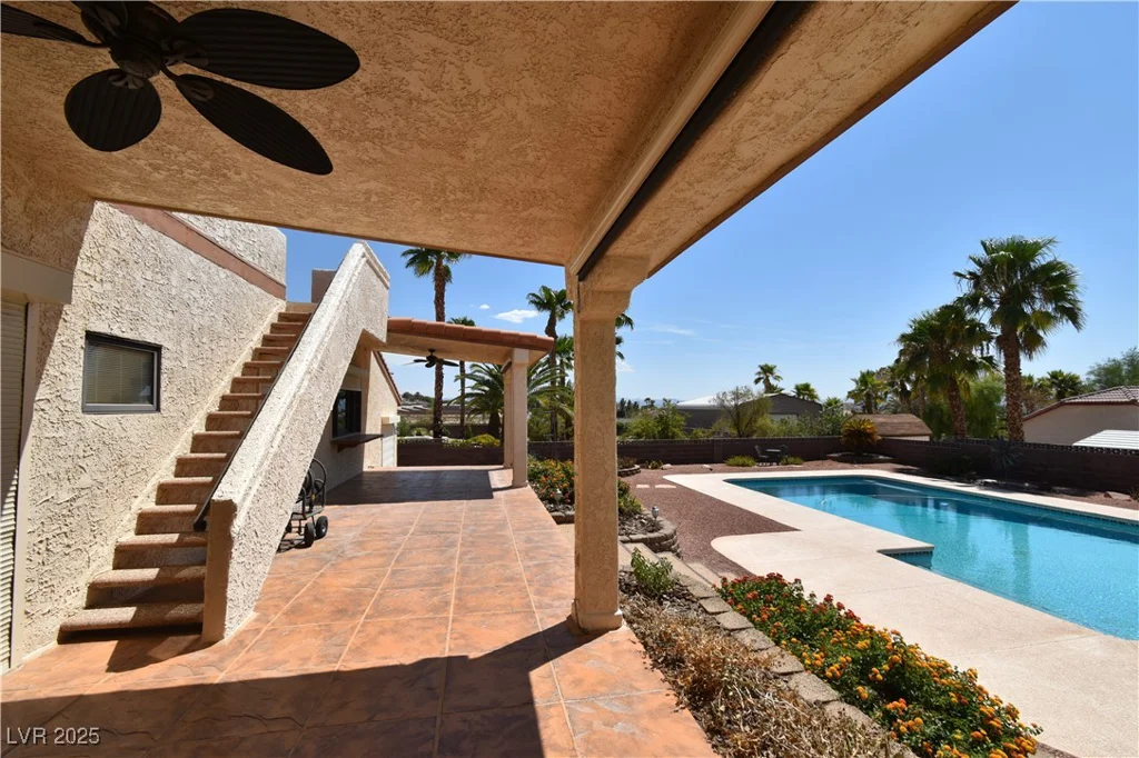 1655 Stonehill, Las Vegas, NV 89156