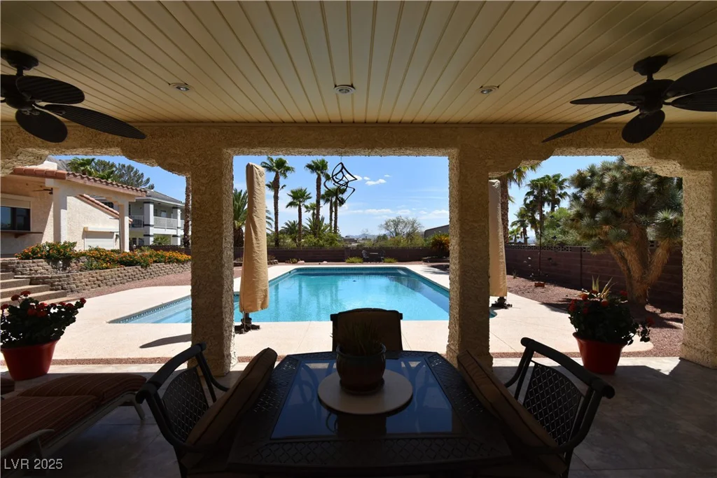 1655 Stonehill, Las Vegas, NV 89156