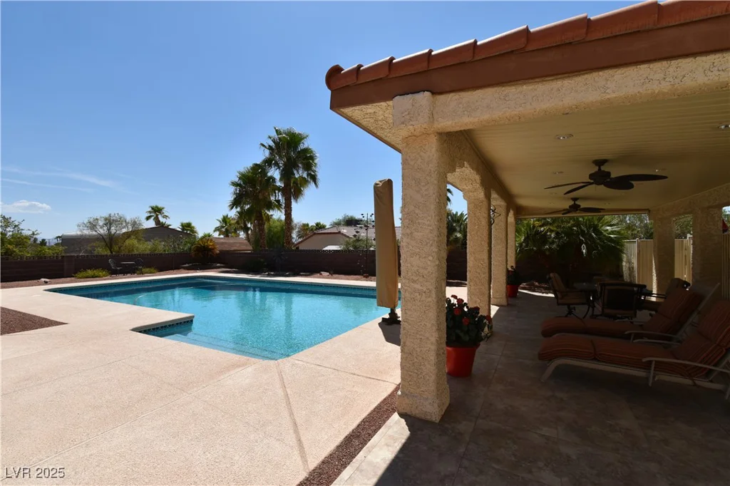 1655 Stonehill, Las Vegas, NV 89156
