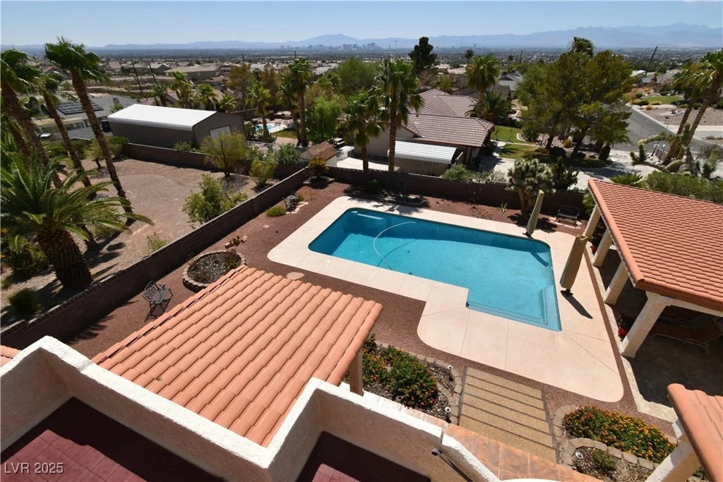 1655 Stonehill, Las Vegas, NV 89156