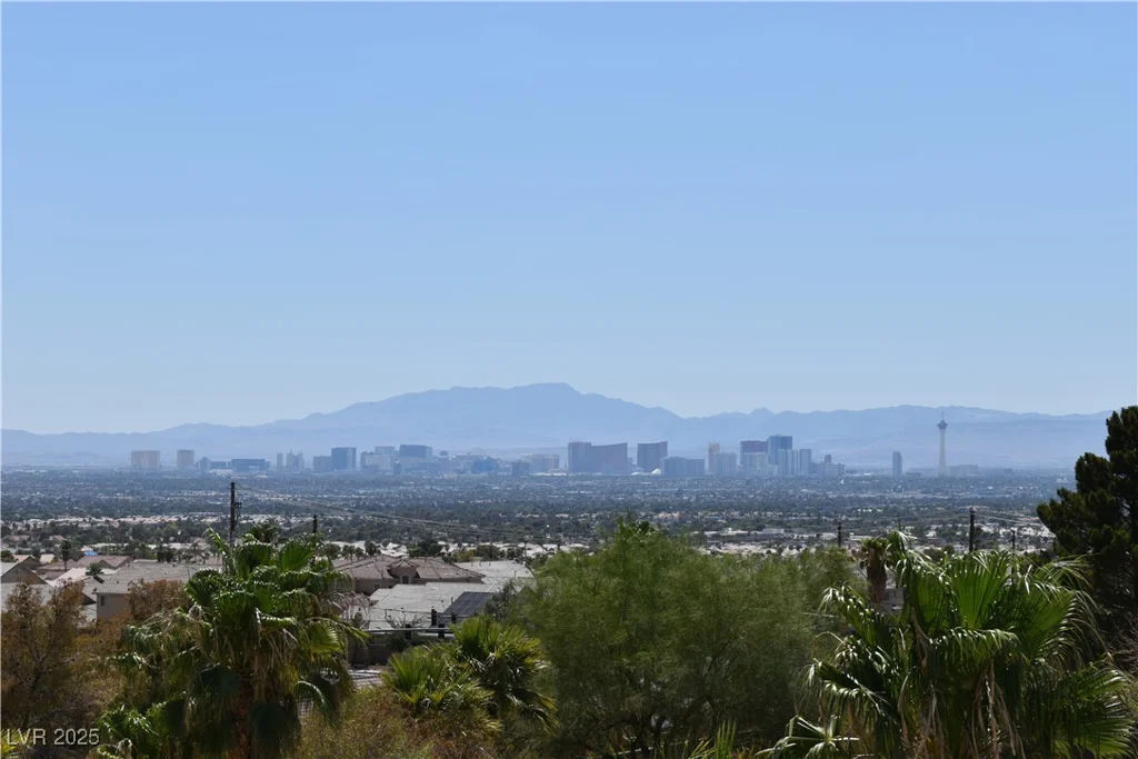 1655 Stonehill, Las Vegas, NV 89156