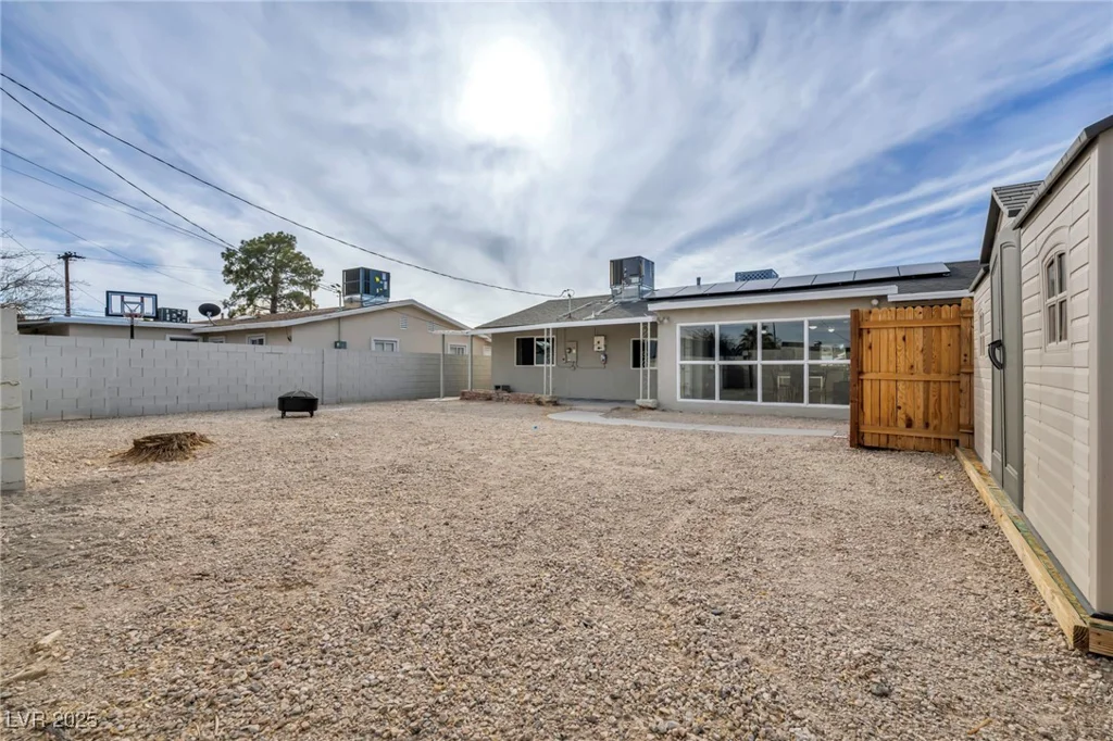 2009 Los Altos, Las Vegas, NV 89102