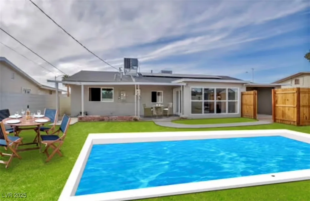 2009 Los Altos, Las Vegas, NV 89102