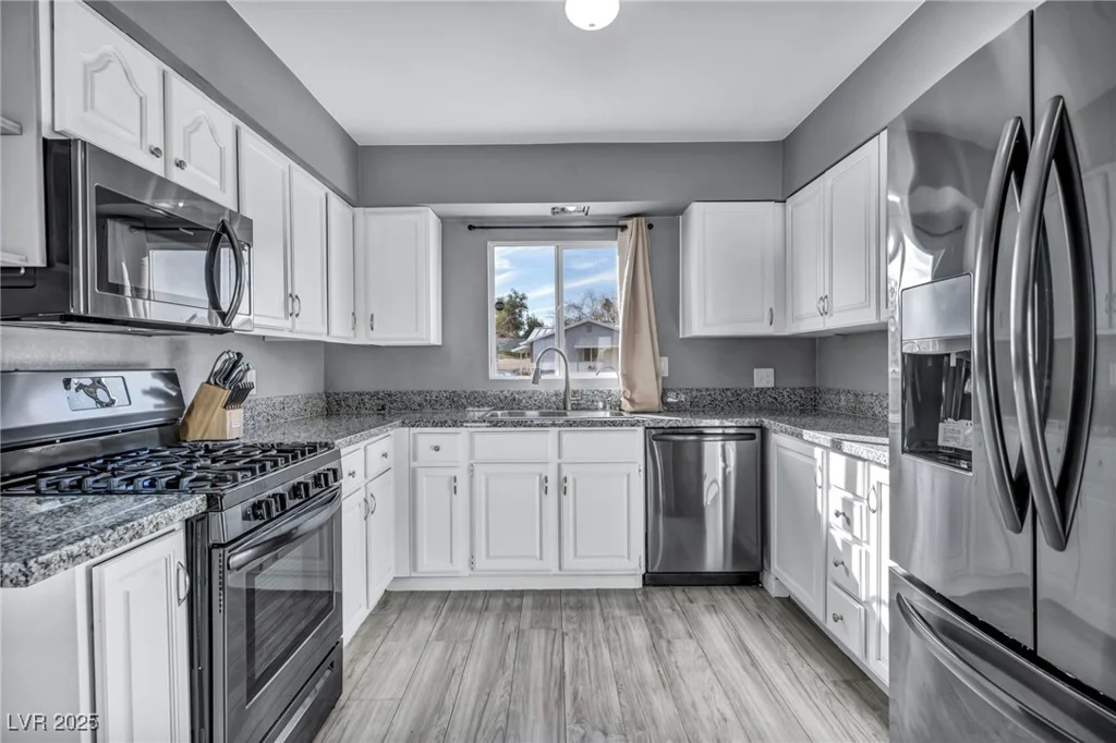 2009 Los Altos, Las Vegas, NV 89102