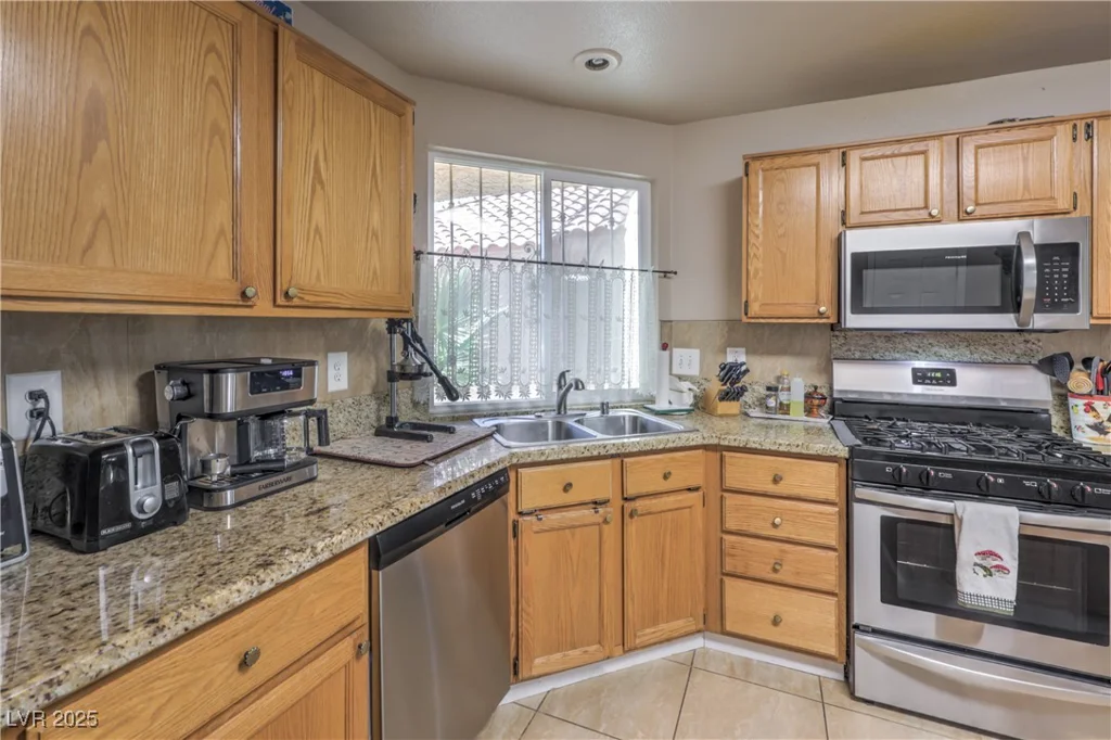 7873 Cherry River, Las Vegas, NV 89145