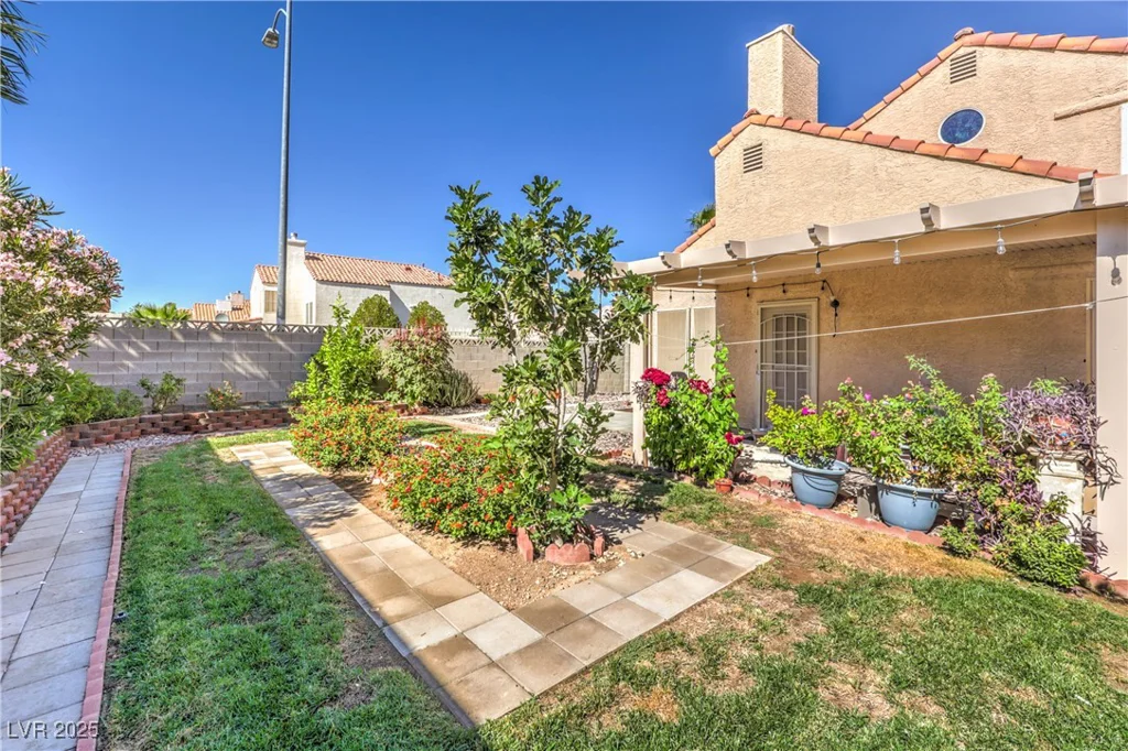 7873 Cherry River, Las Vegas, NV 89145