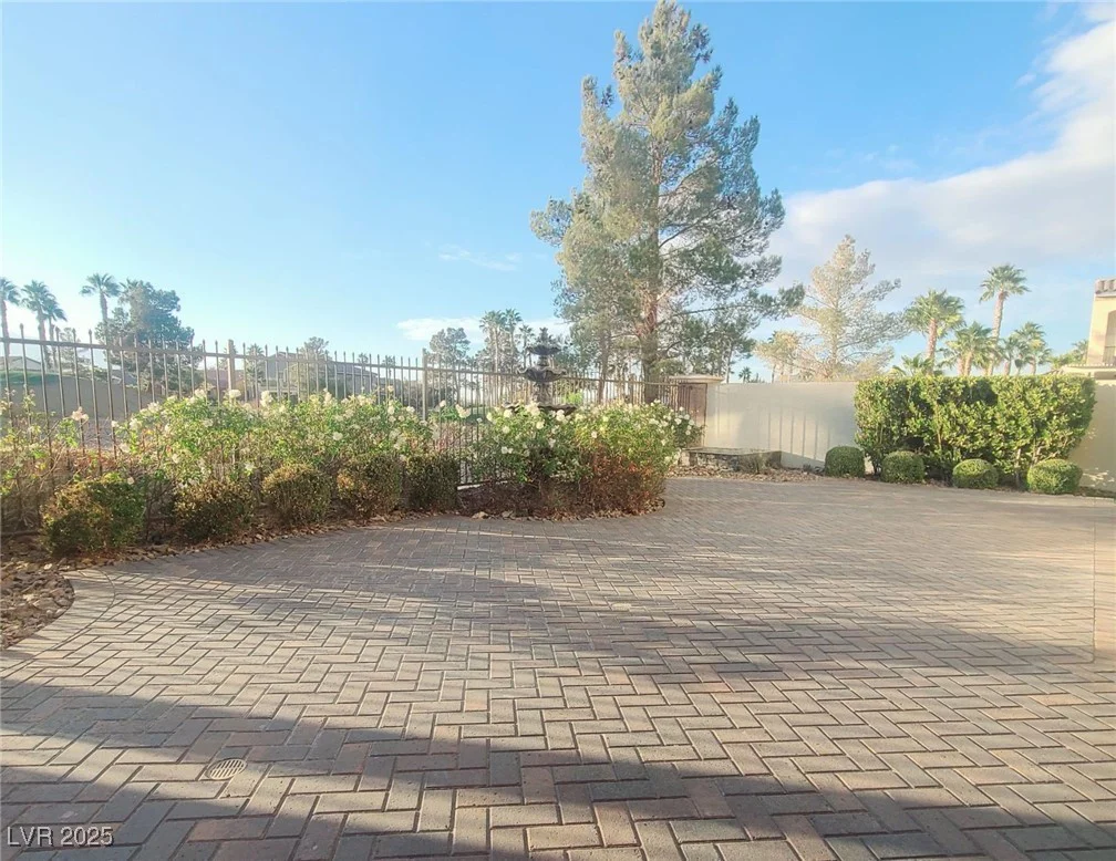 927 Via Canale, Henderson, NV 89011