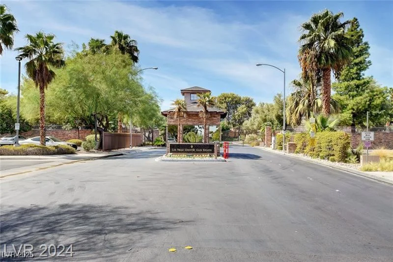 2847 Queens Courtyard, Las Vegas, NV 89109
