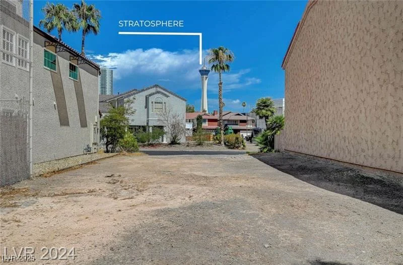 2847 Queens Courtyard, Las Vegas, NV 89109