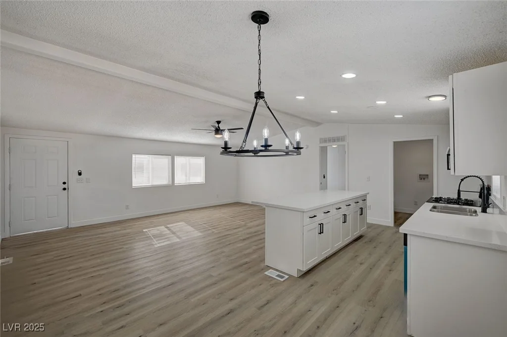6110 Dodd, Las Vegas, NV 89122