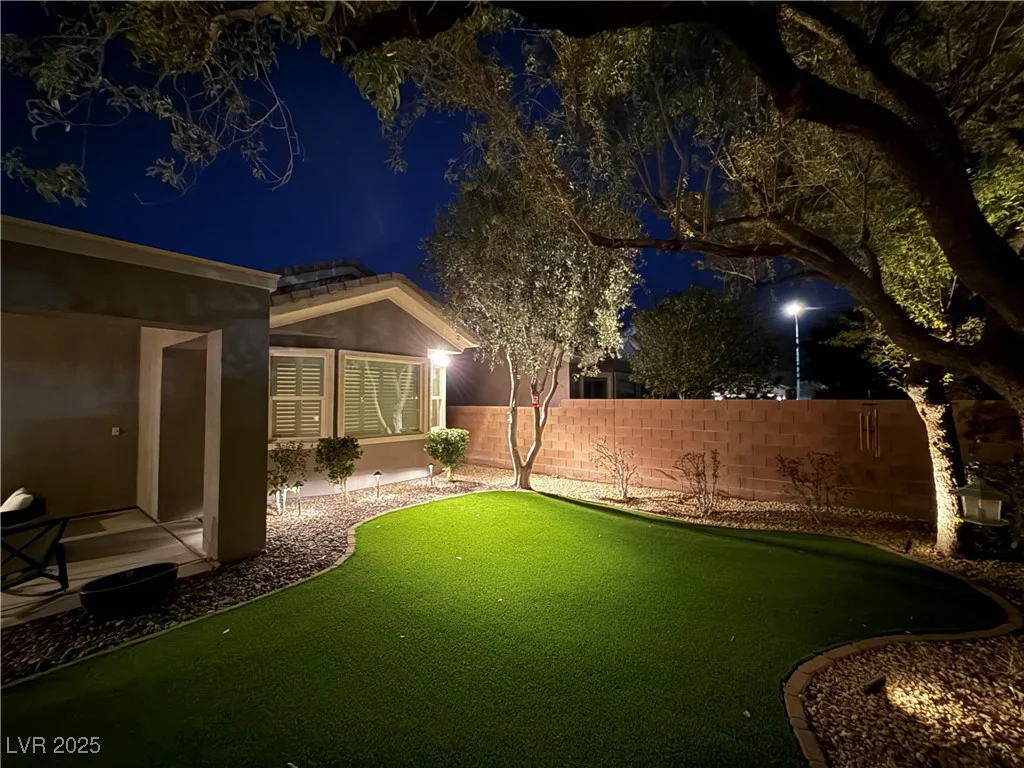 6886 Barred Dove, North Las Vegas, NV 89084
