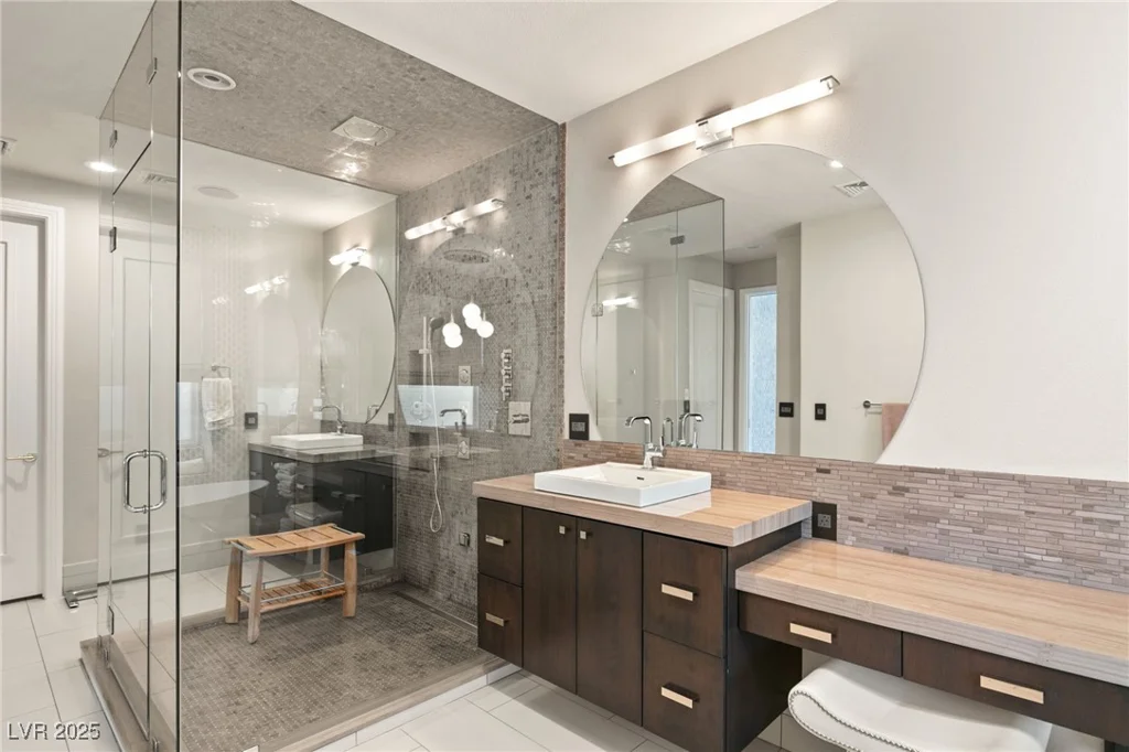 9113 Golden Eagle, Las Vegas, NV 89134
