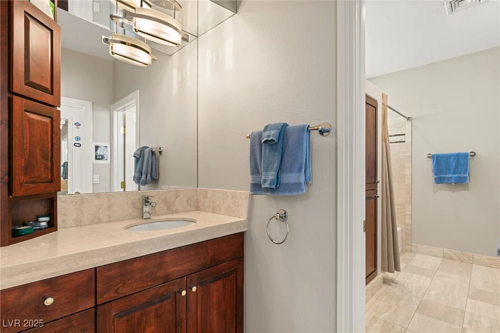 9113 Golden Eagle, Las Vegas, NV 89134