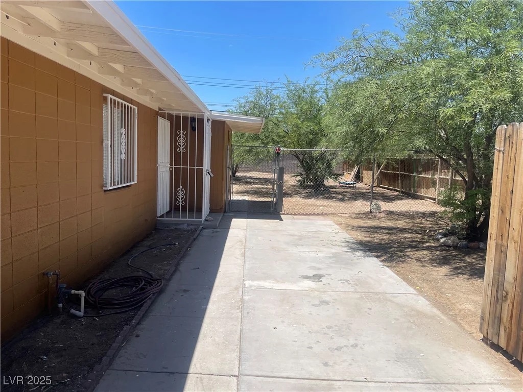 1901 Belmont, North Las Vegas, NV 89030