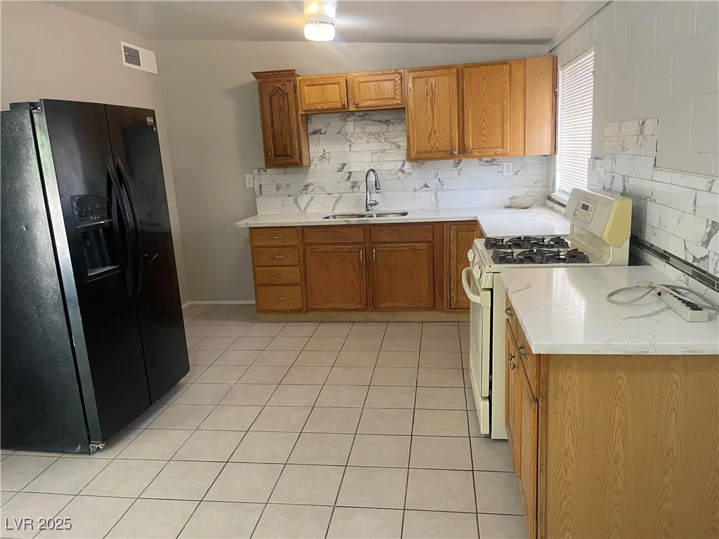 1901 Belmont, North Las Vegas, NV 89030