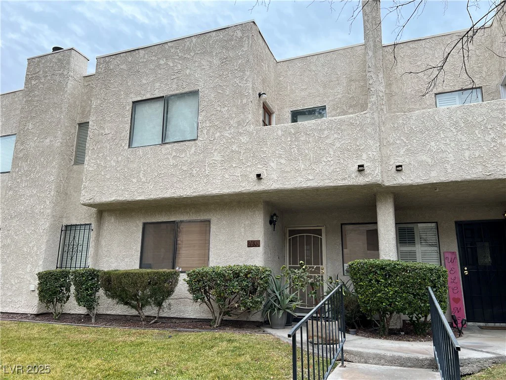 2638 Aracatuba, Las Vegas, NV 89121