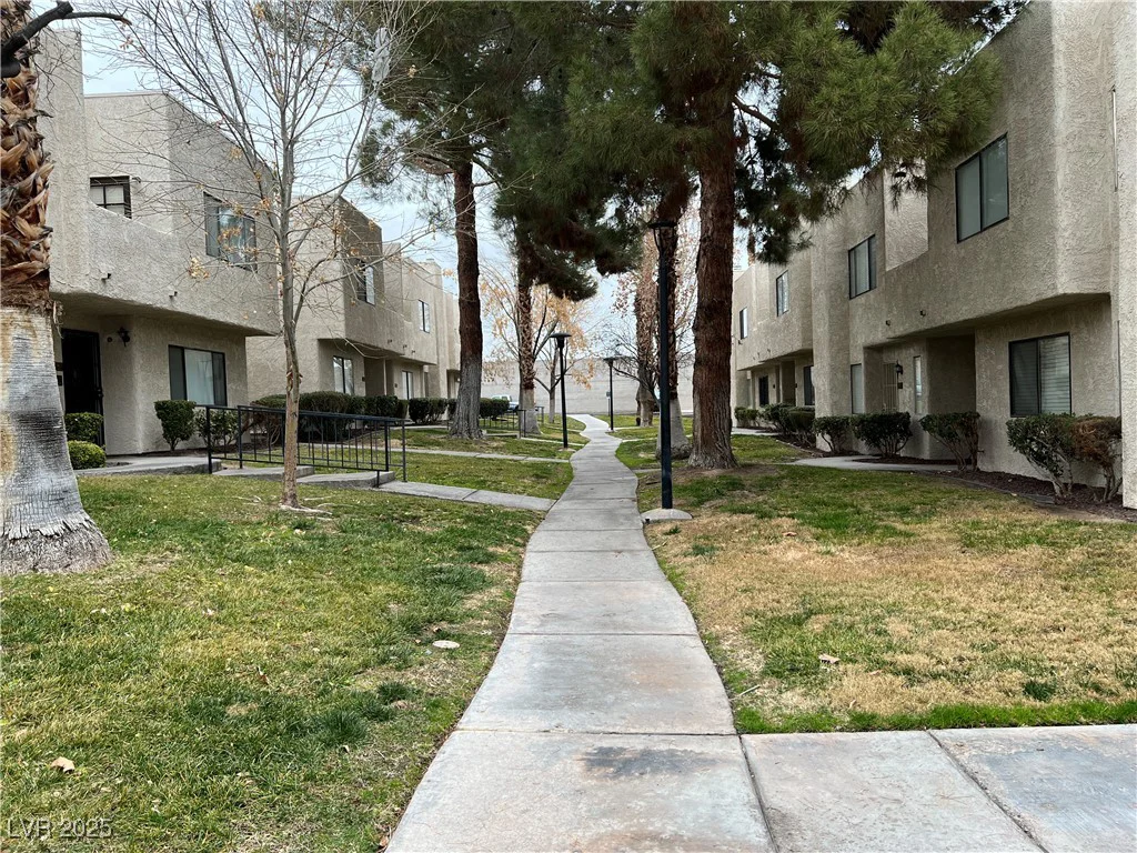 2638 Aracatuba, Las Vegas, NV 89121