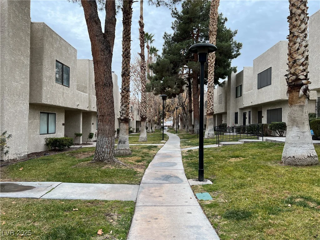 2638 Aracatuba, Las Vegas, NV 89121