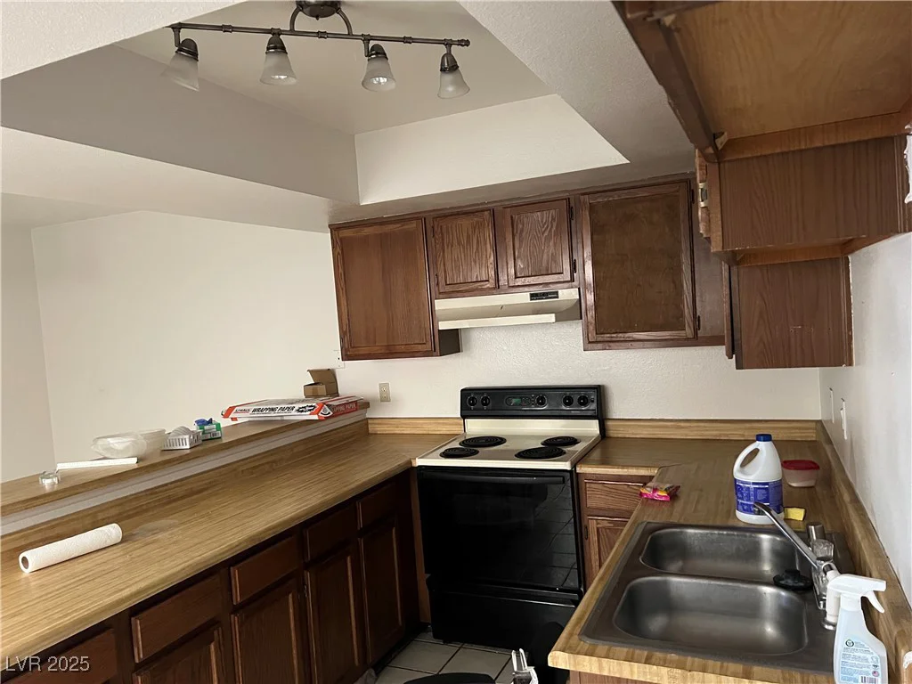 2638 Aracatuba, Las Vegas, NV 89121