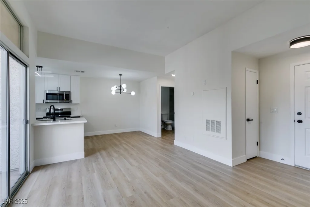 3150 Soft Breezes, Las Vegas, NV 89128