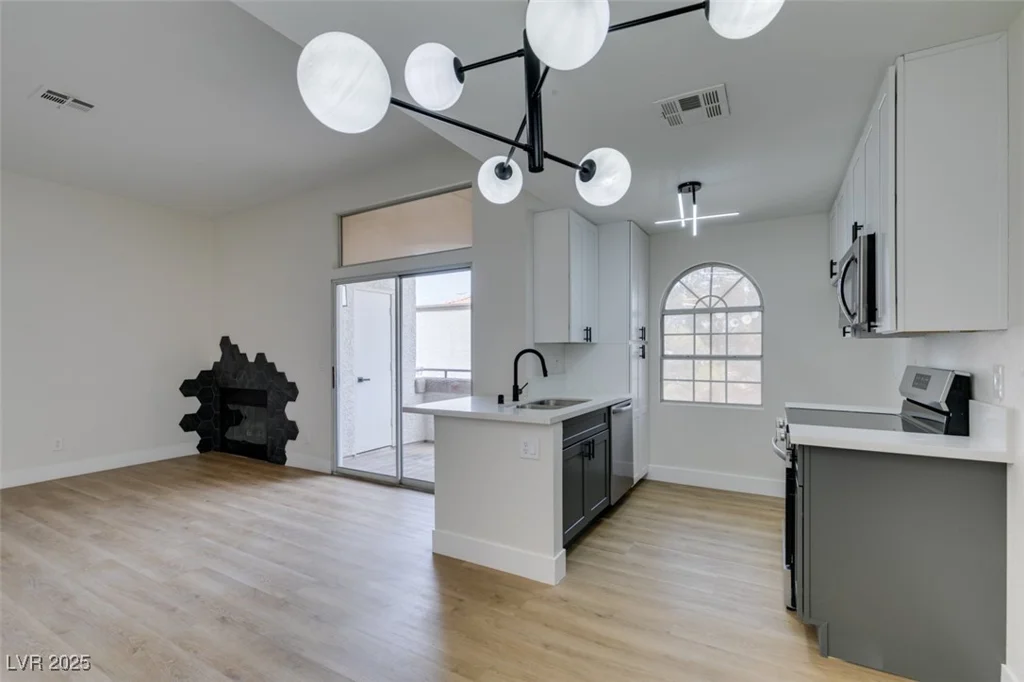 3150 Soft Breezes, Las Vegas, NV 89128