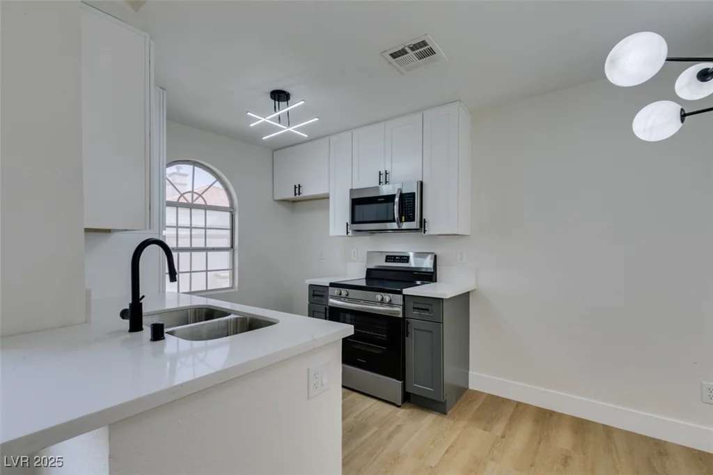3150 Soft Breezes, Las Vegas, NV 89128