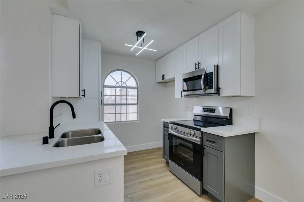 3150 Soft Breezes, Las Vegas, NV 89128