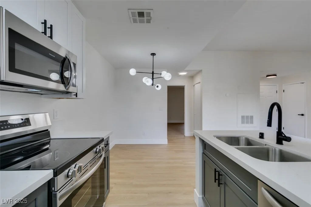 3150 Soft Breezes, Las Vegas, NV 89128