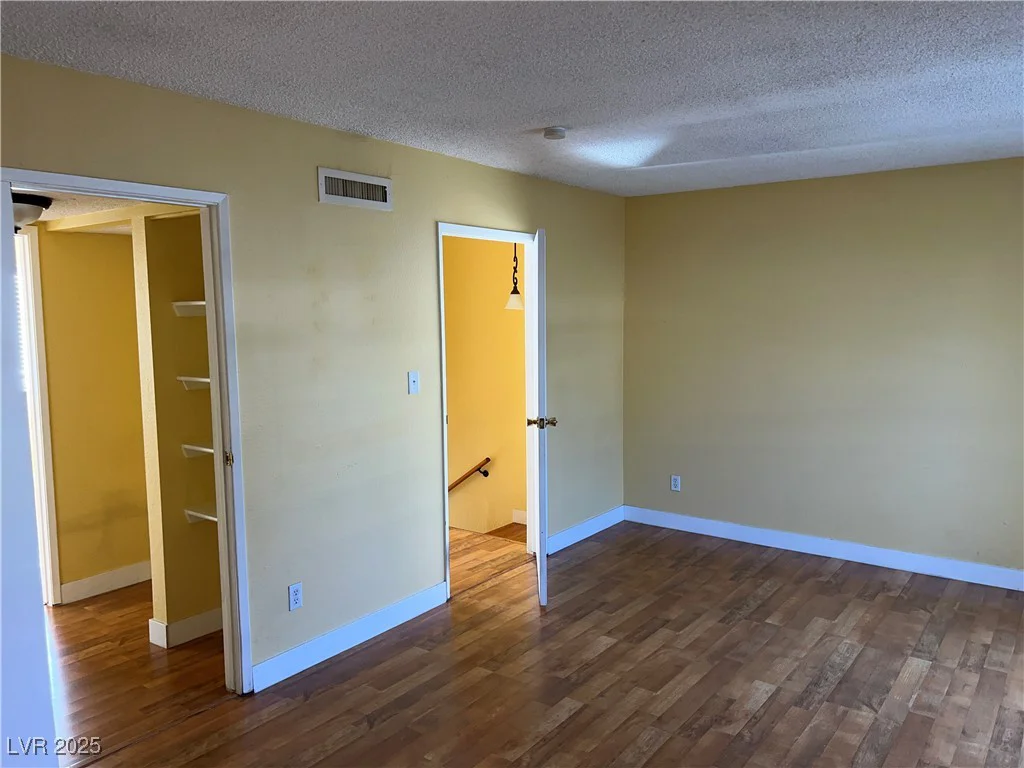 2663 Aracatuba, Las Vegas, NV 89121