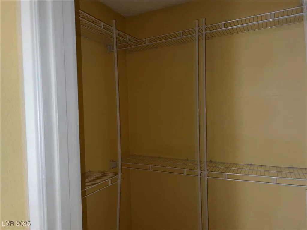 2663 Aracatuba, Las Vegas, NV 89121