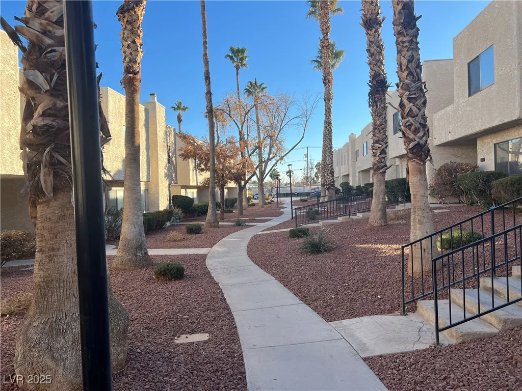 2663 Aracatuba, Las Vegas, NV 89121