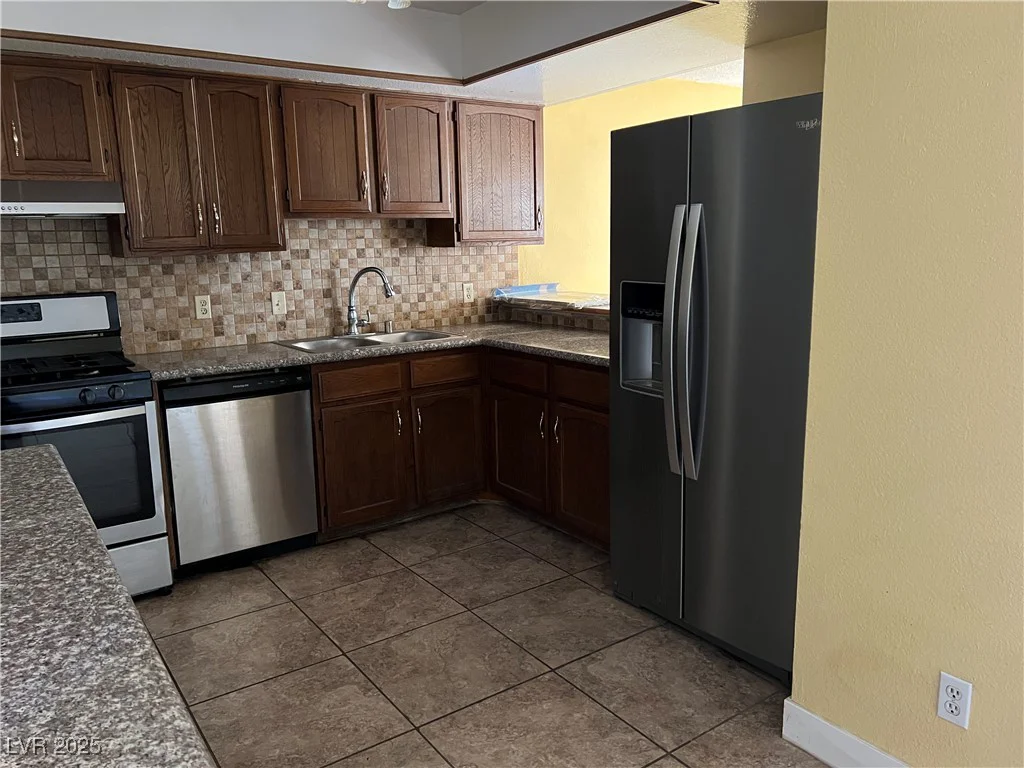2663 Aracatuba, Las Vegas, NV 89121