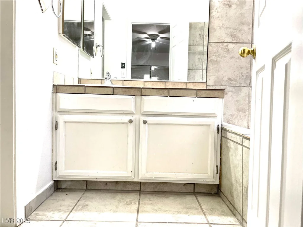 5086 Jeffreys, Las Vegas, NV 89119