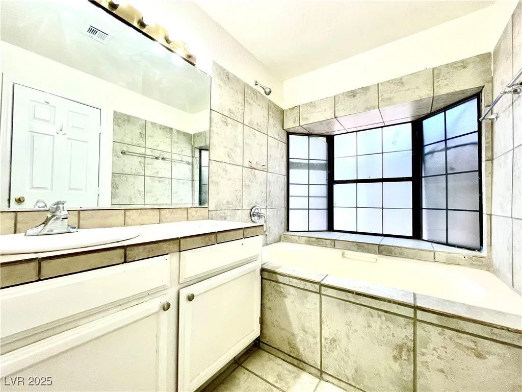 5086 Jeffreys, Las Vegas, NV 89119