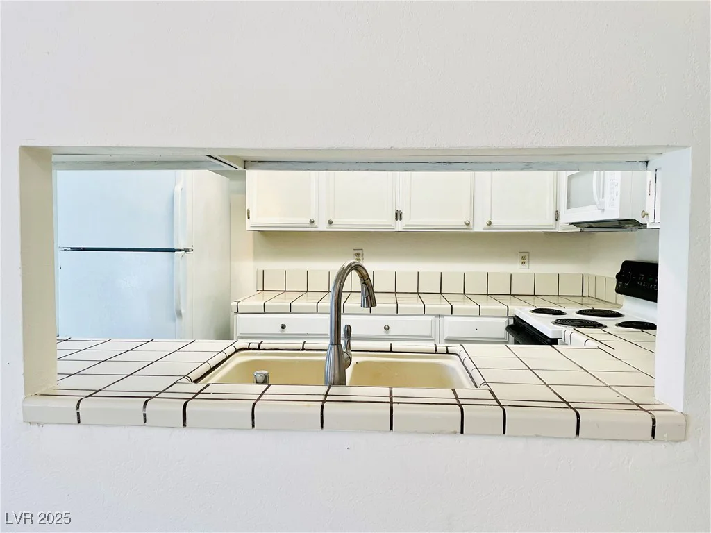 5086 Jeffreys, Las Vegas, NV 89119
