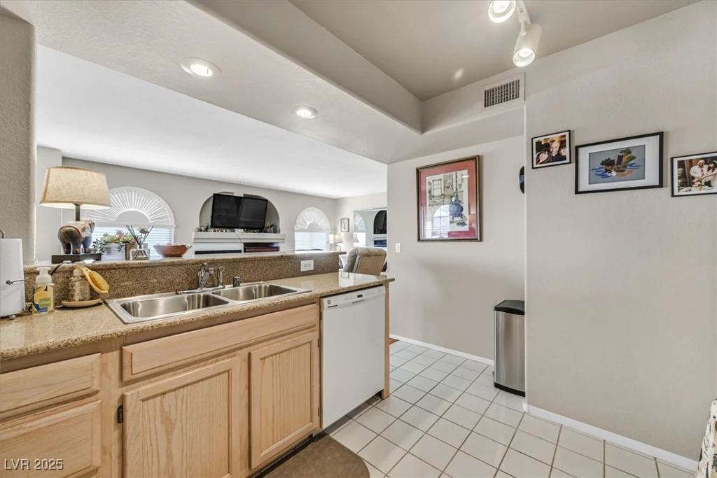 7950 Flamingo, Las Vegas, NV 89147