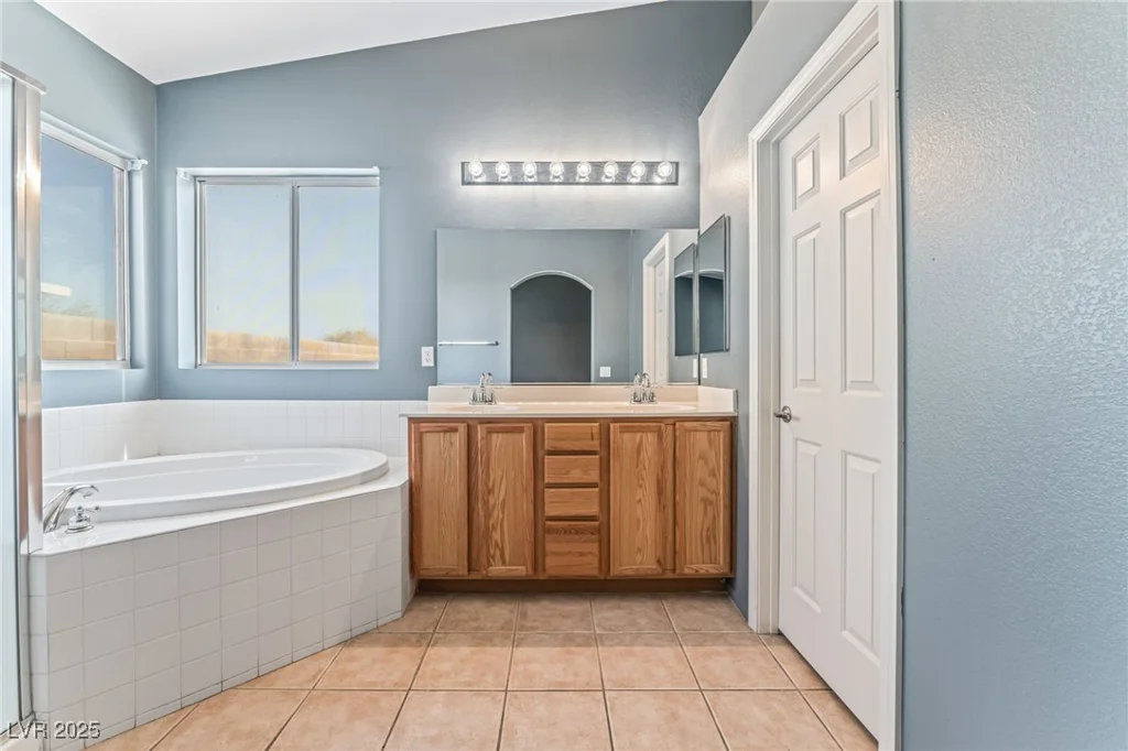 3902 Winter Whitetail, Las Vegas, NV 89122