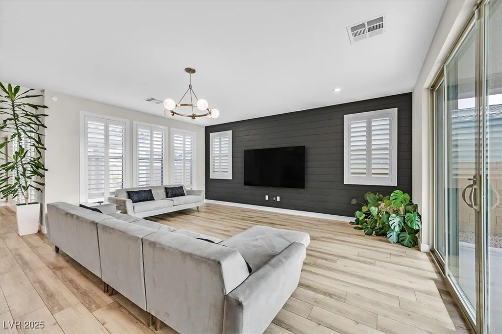 10273 Sierra Skye, Las Vegas, NV 89166