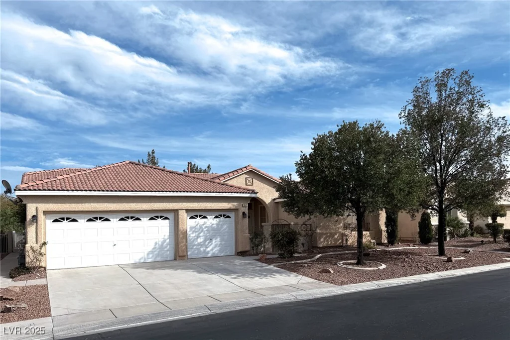8682 Waterford Bend, Las Vegas, NV 89123