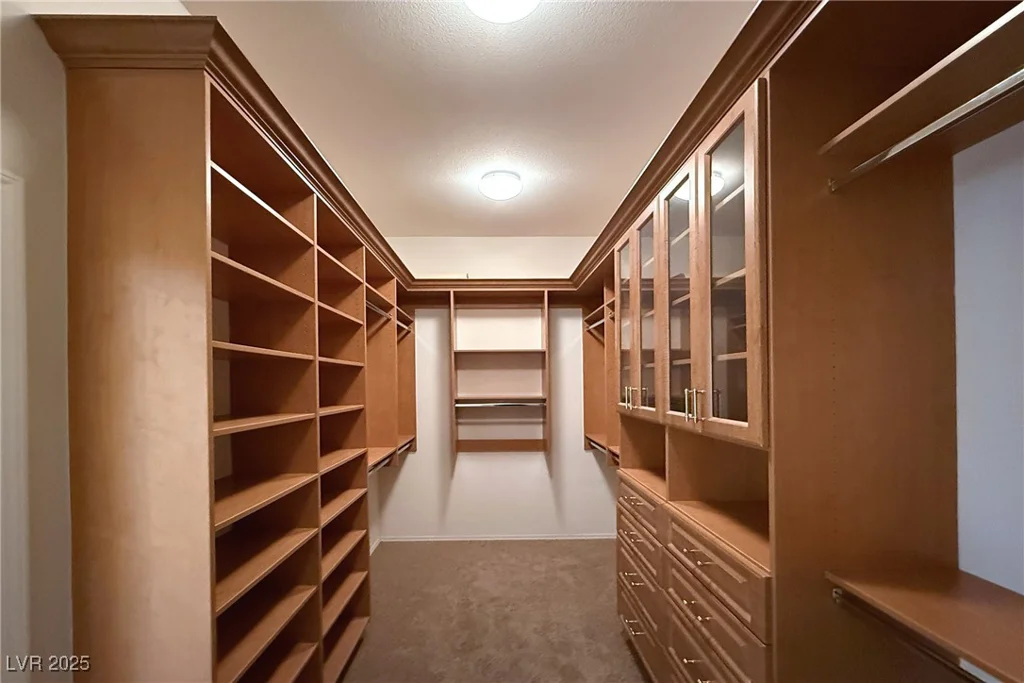 8682 Waterford Bend, Las Vegas, NV 89123